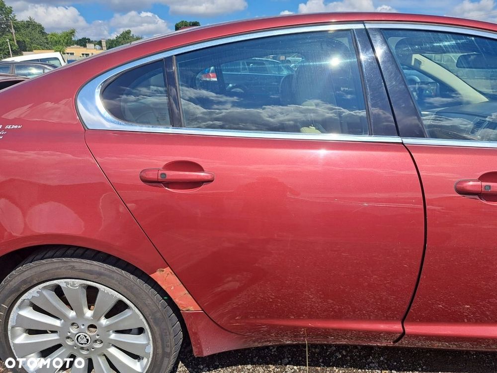 DRZWI PRAWE PRAWY TYŁ JAGUAR XF I SEDAN KOD LAKIERU CHB - 1