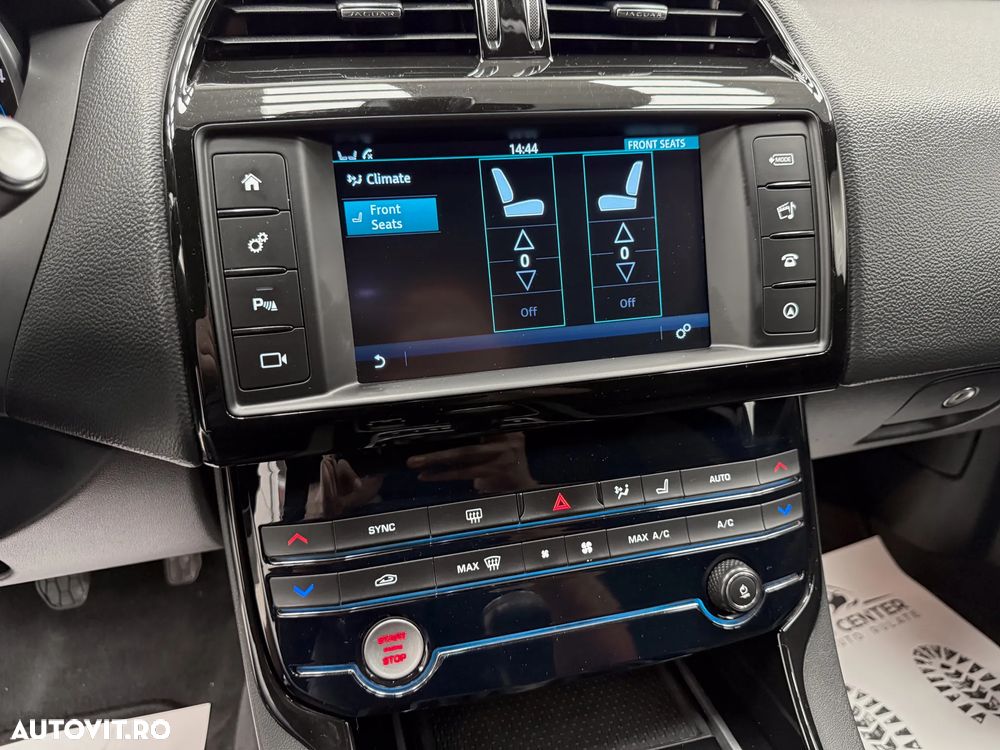 Jaguar XE 2.0 Pure - 29