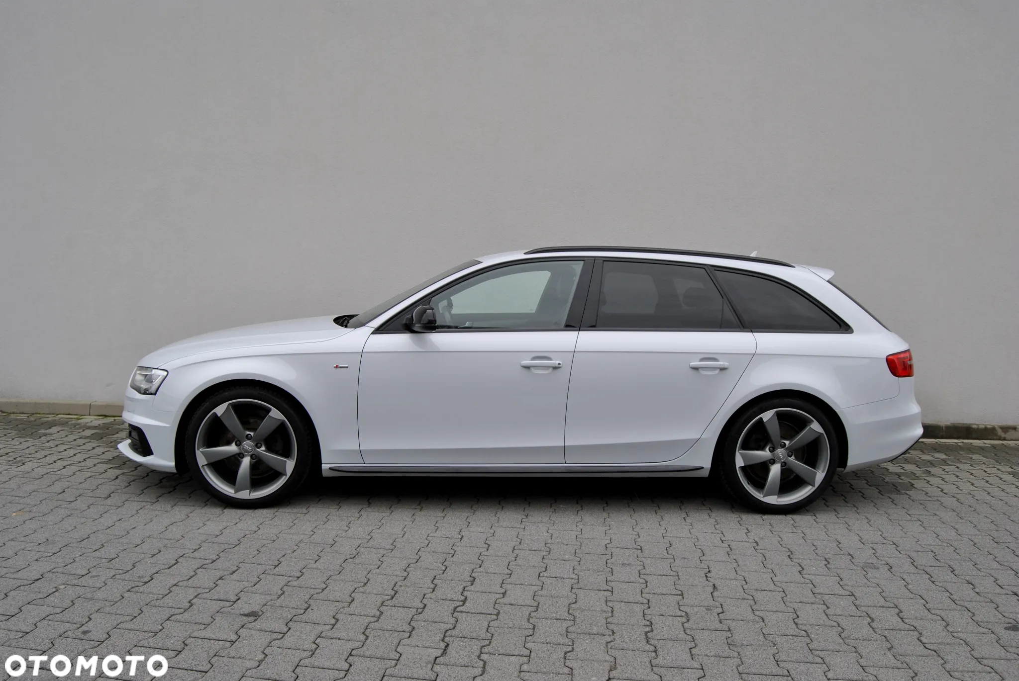 Audi A4 Avant 2.0 TDI DPF clean diesel quattro S line Sportpaket - 2