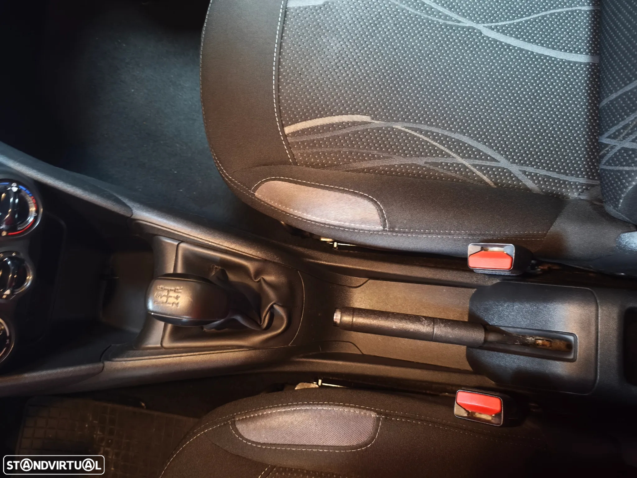 Peugeot 208 1.6 e-HDi Active - 23