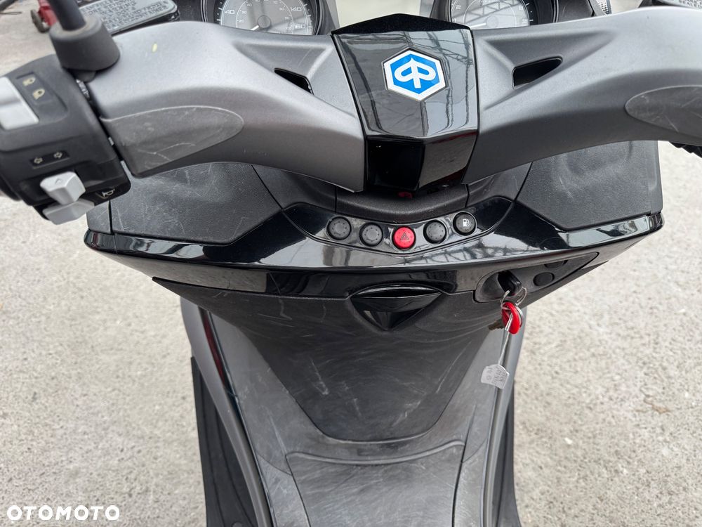 Piaggio X10 - 21