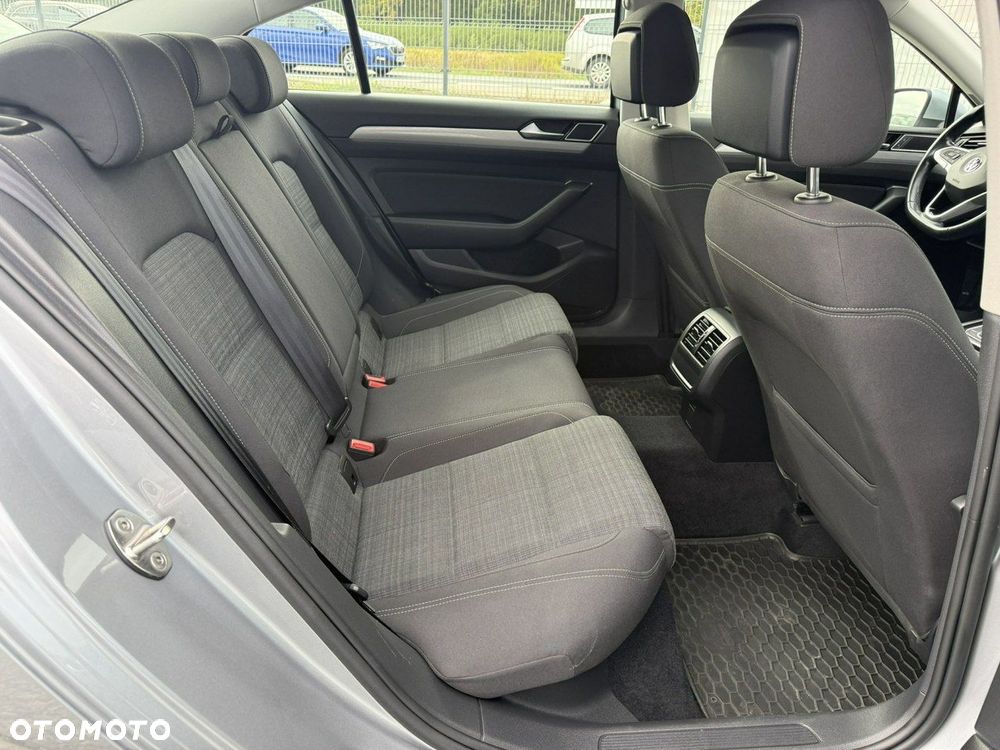 Volkswagen Passat 2.0 TDI EVO Business - 12