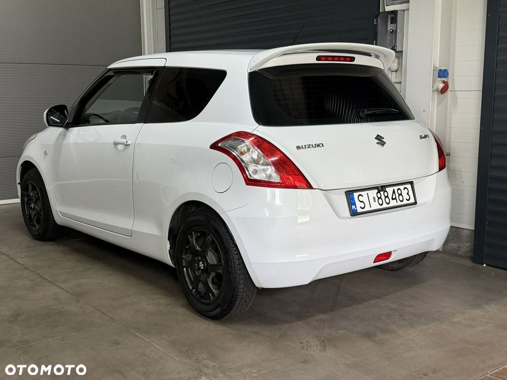 Suzuki Swift - 4