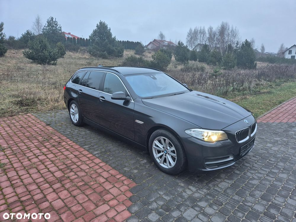 BMW Seria 5 525d xDrive Sport-Aut - 1