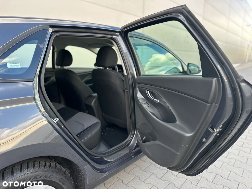 Hyundai i30 1.5 DPI Classic + - 18