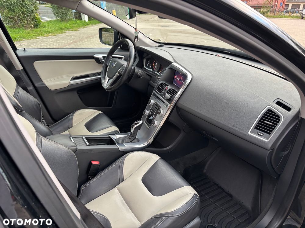 Volvo XC 60 T6 AWD Drive-E Summum - 7