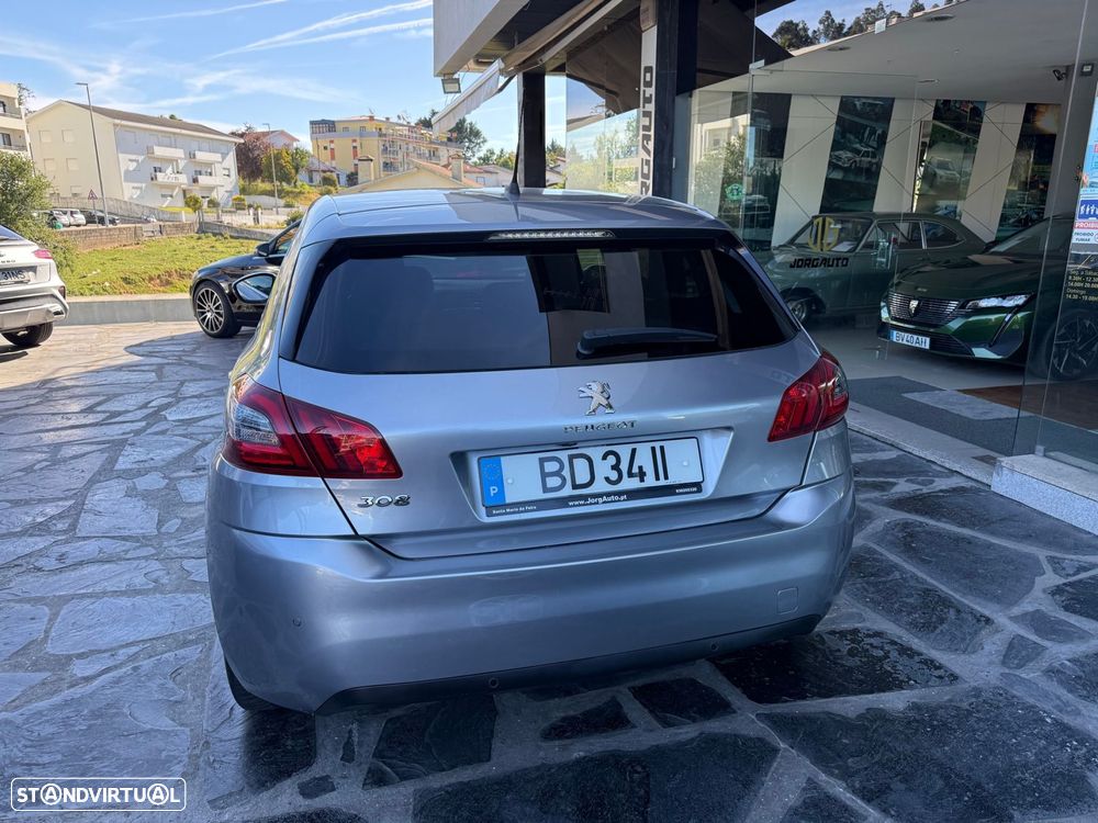 Peugeot 308 1.2 PureTech Allure EAT8 - 8