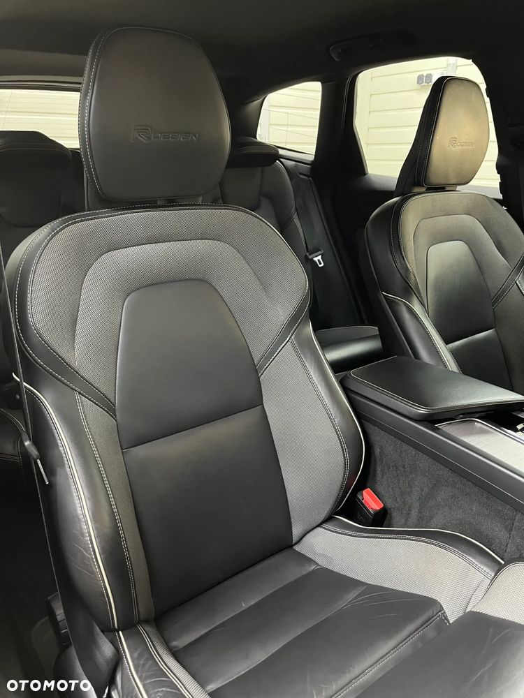 Volvo XC 60 T5 AWD R-Design - 11