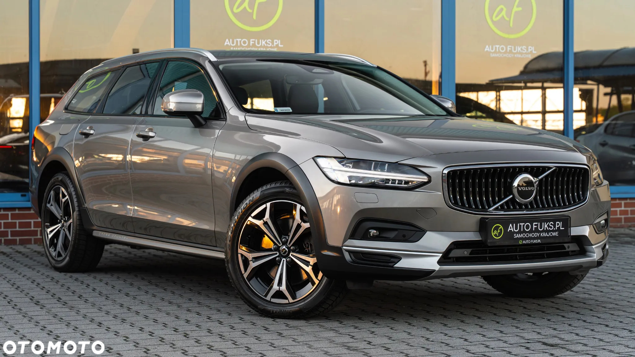 Volvo V90 Cross Country - 4