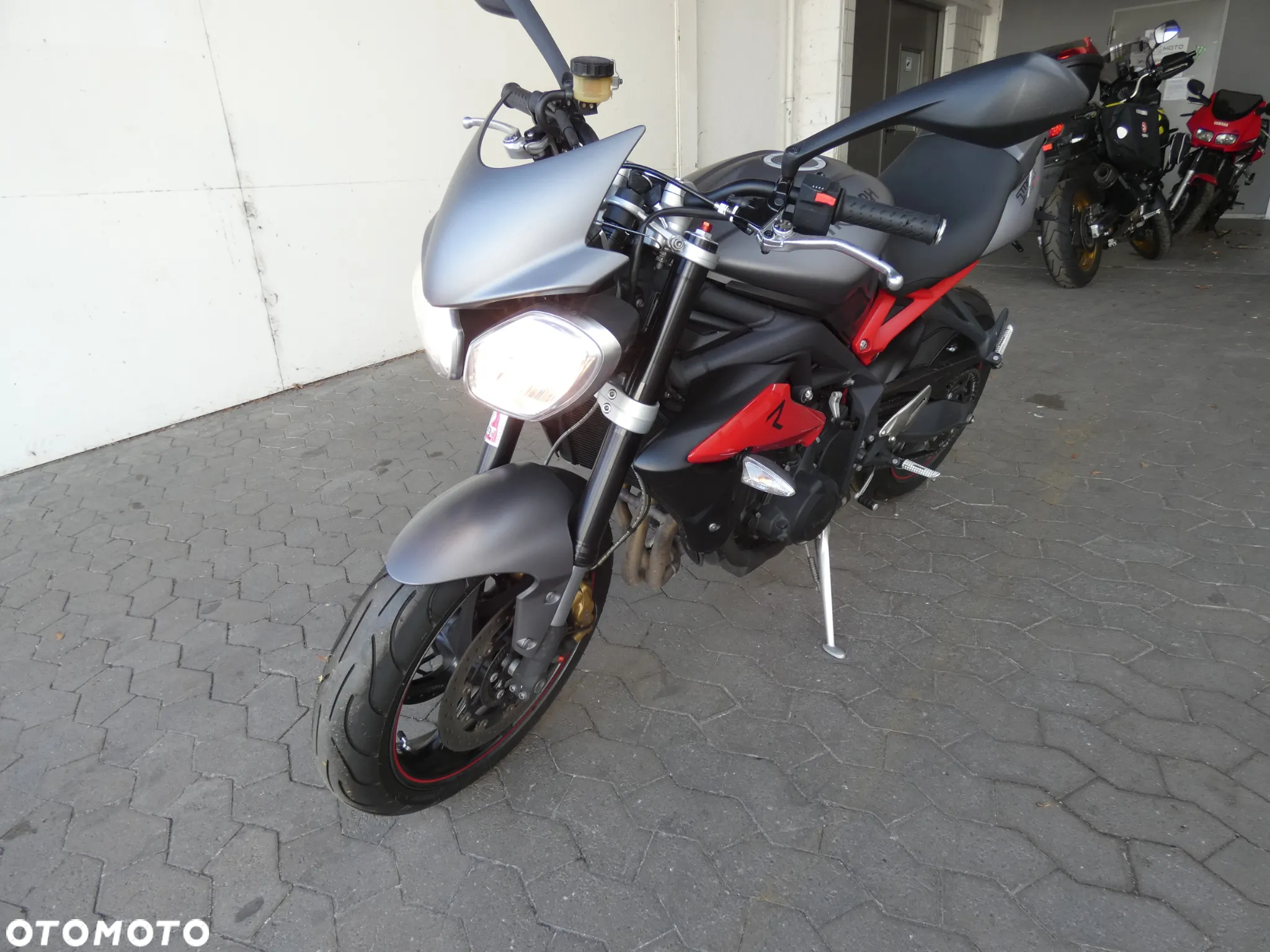Triumph Street Triple - 4