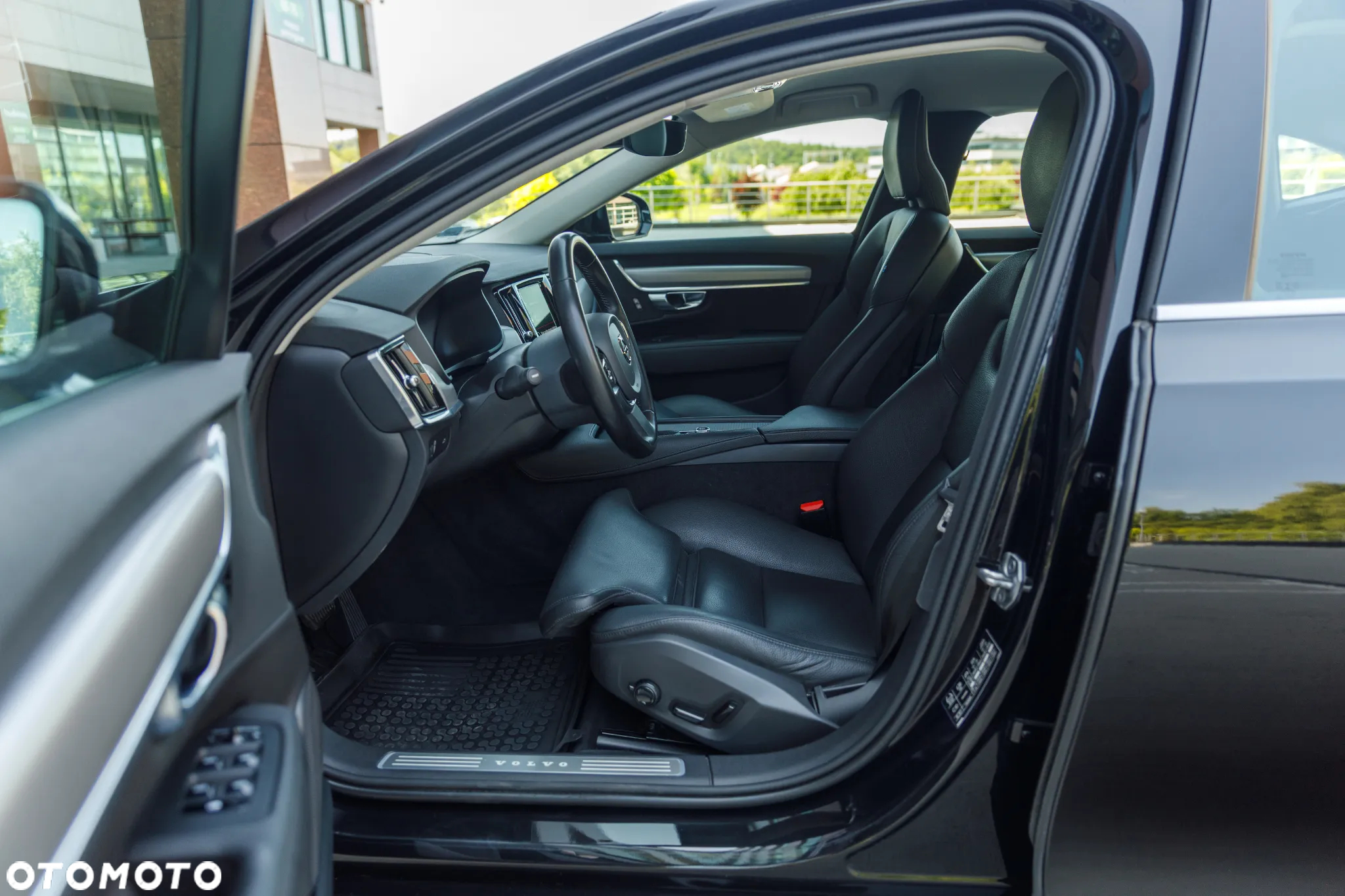 Volvo S90 D4 Momentum Pro - 13