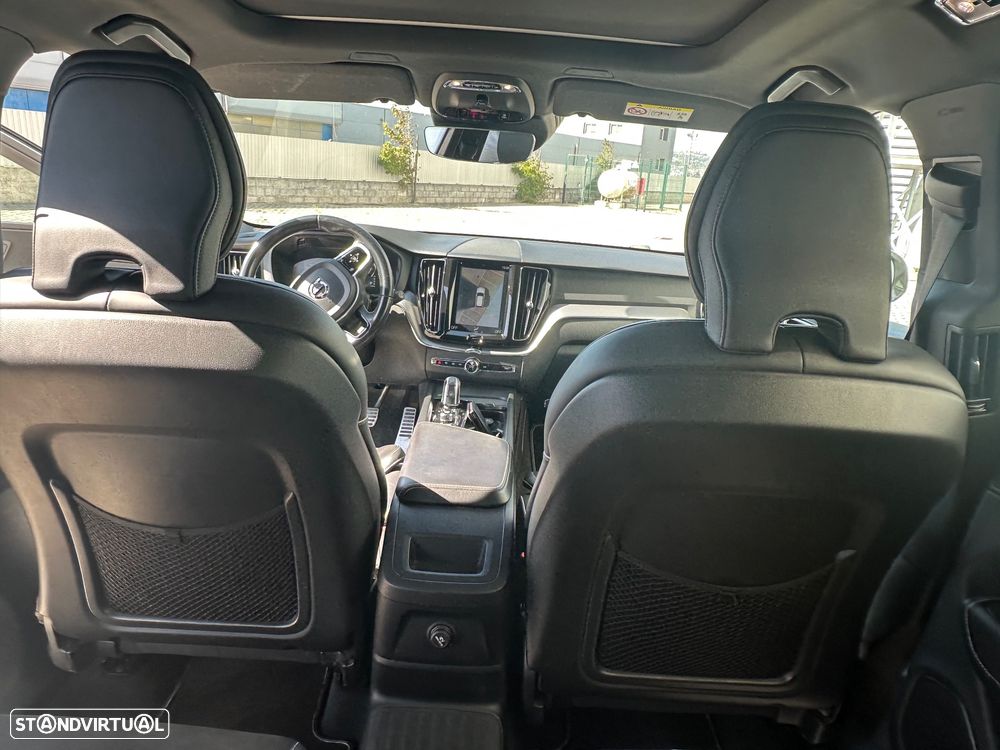 Volvo XC 60 2.0 T8 PHEV R-Design AWD - 39