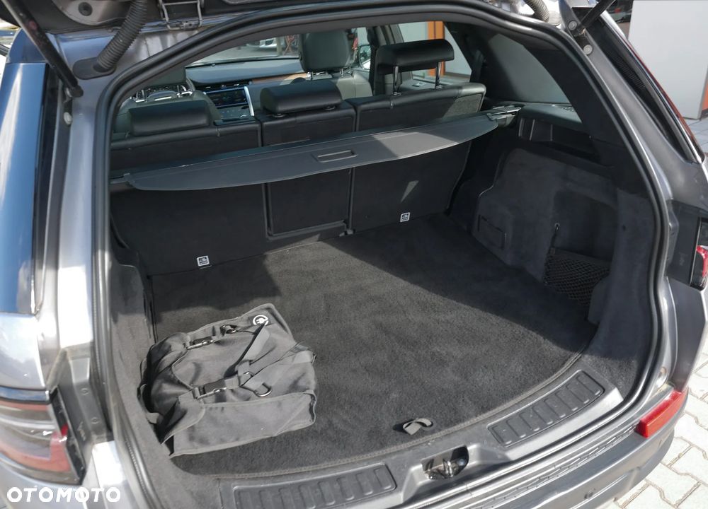 Land Rover Discovery Sport P300e SE - 28