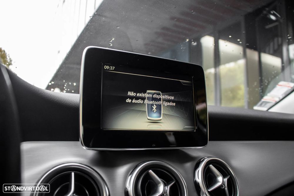 Mercedes-Benz GLA 180 d Urban - 37