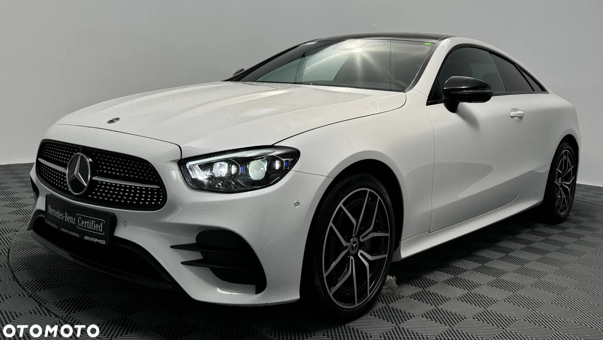 Mercedes-Benz Klasa E 220 d 4Matic Coupe 9G-TRONIC AMG Line - 26