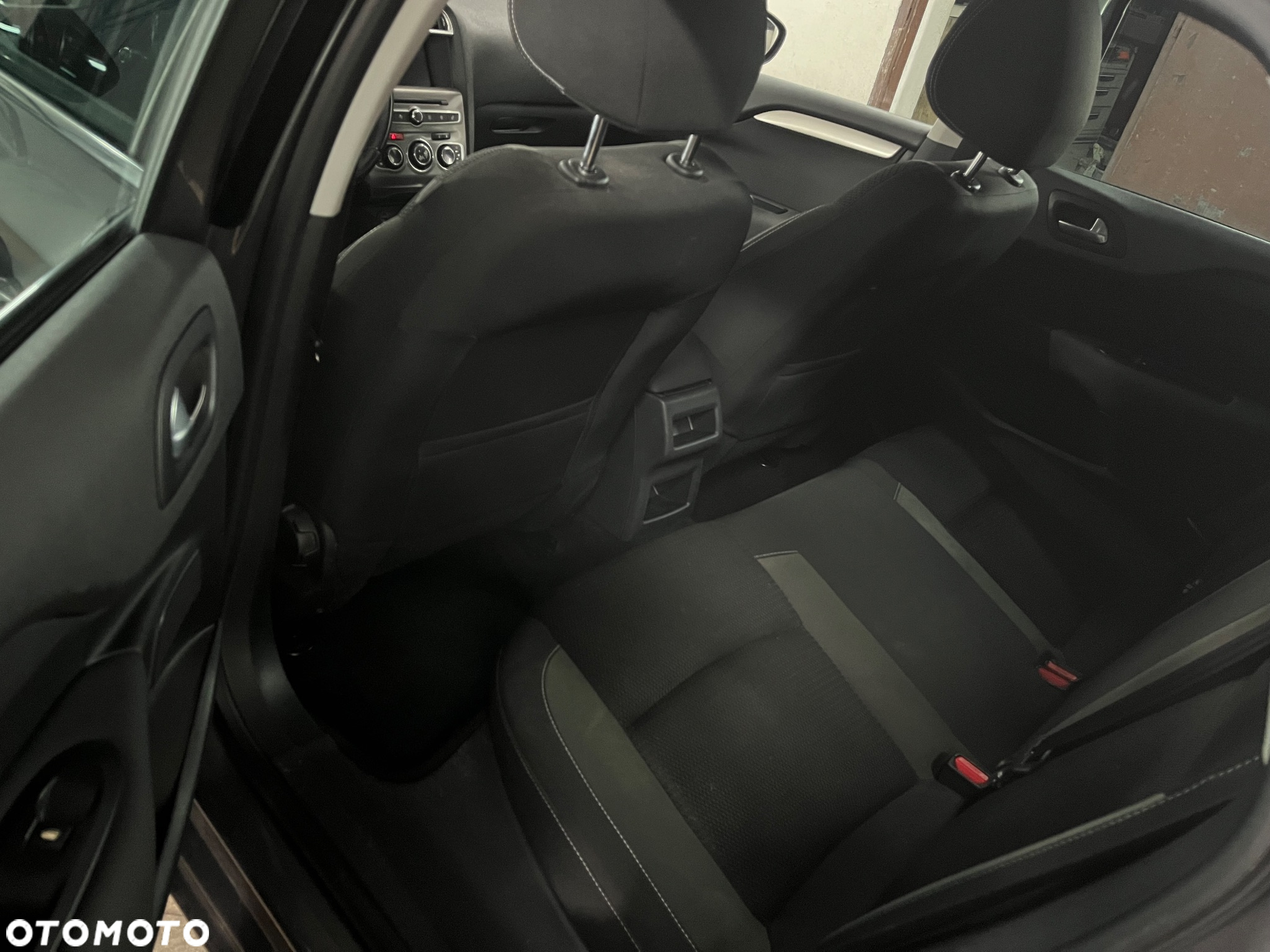 Citroën C4 e-HDi 115 Selection - 17