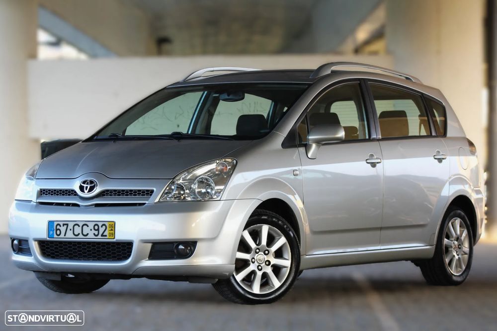 Toyota Corolla Verso 2.2 D-4D Sol - 1