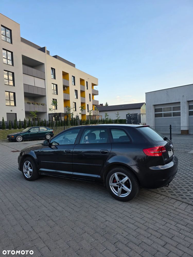 Audi A3 Sportback 1.6 TDI DPF Ambiente - 3