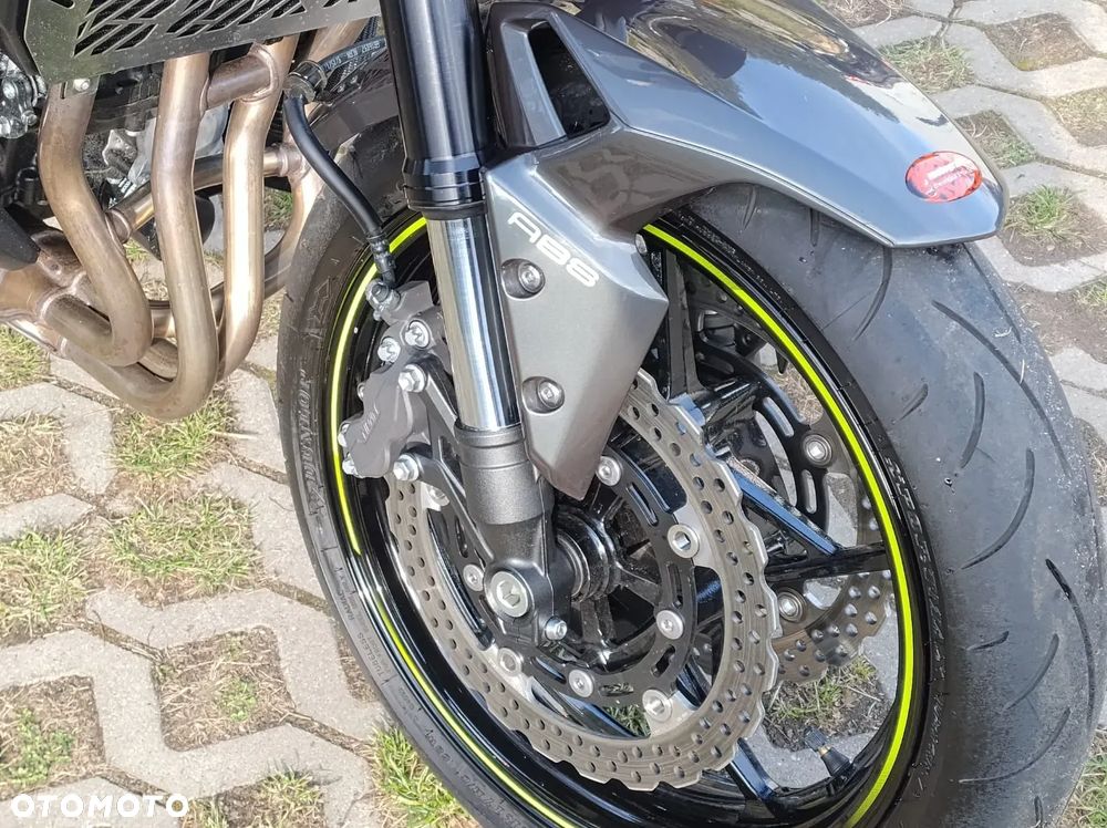 Kawasaki Z 900 - 12