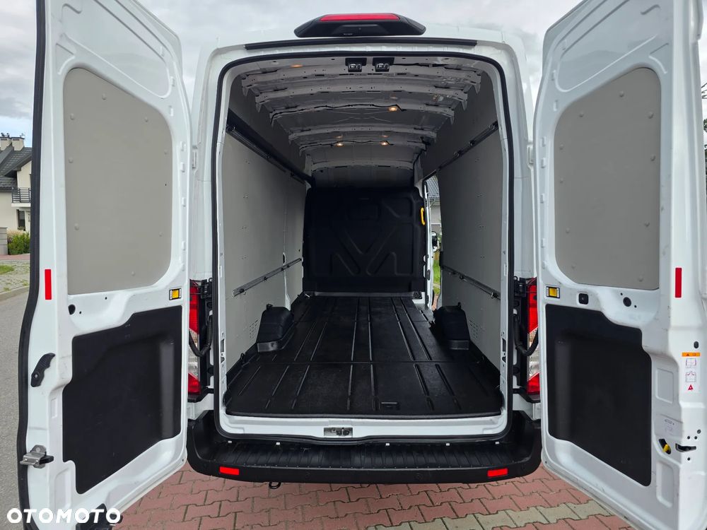 Ford Transit L4 RWD Trend - 20