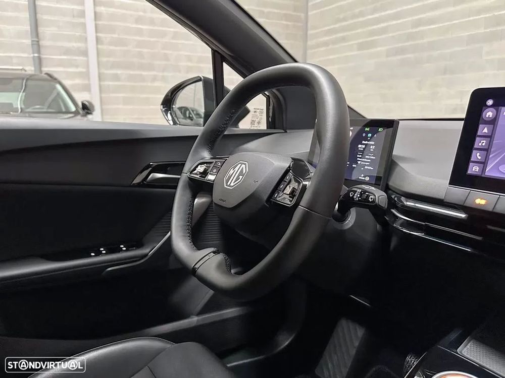 MG MG4 77 kWh Extended Range Luxury - 38