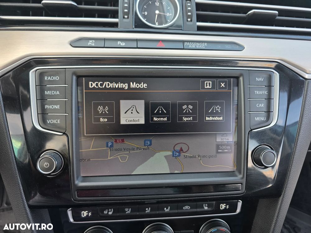 Volkswagen Passat 2.0 TDI SCR 4Motion DSG Highline - 35