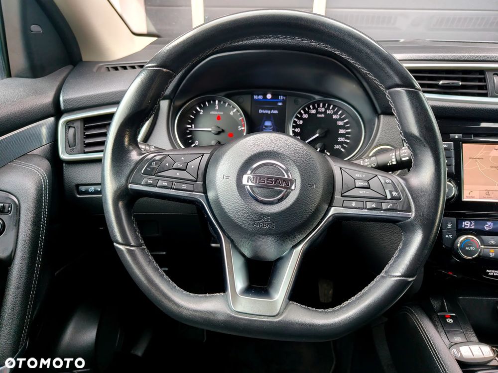 Nissan Qashqai 1.7 dCi TEKNA - 25