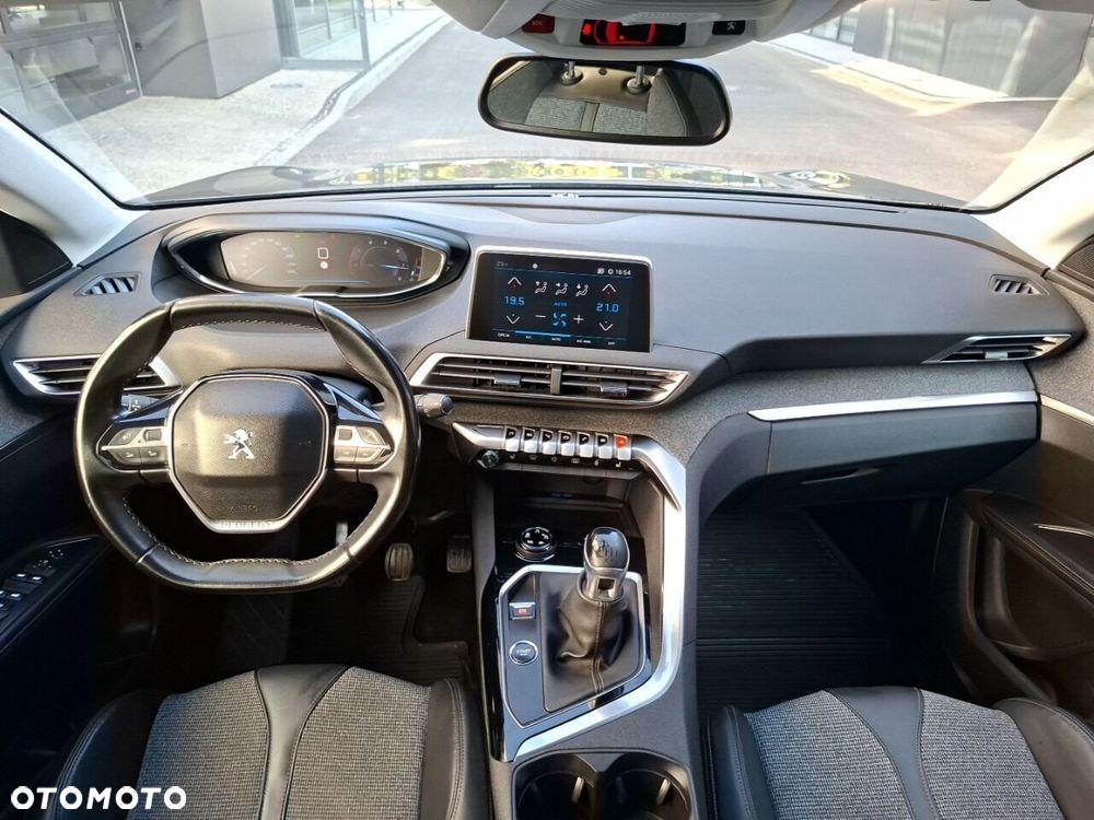 Peugeot 5008 1.5 BlueHDi Allure S&S - 9