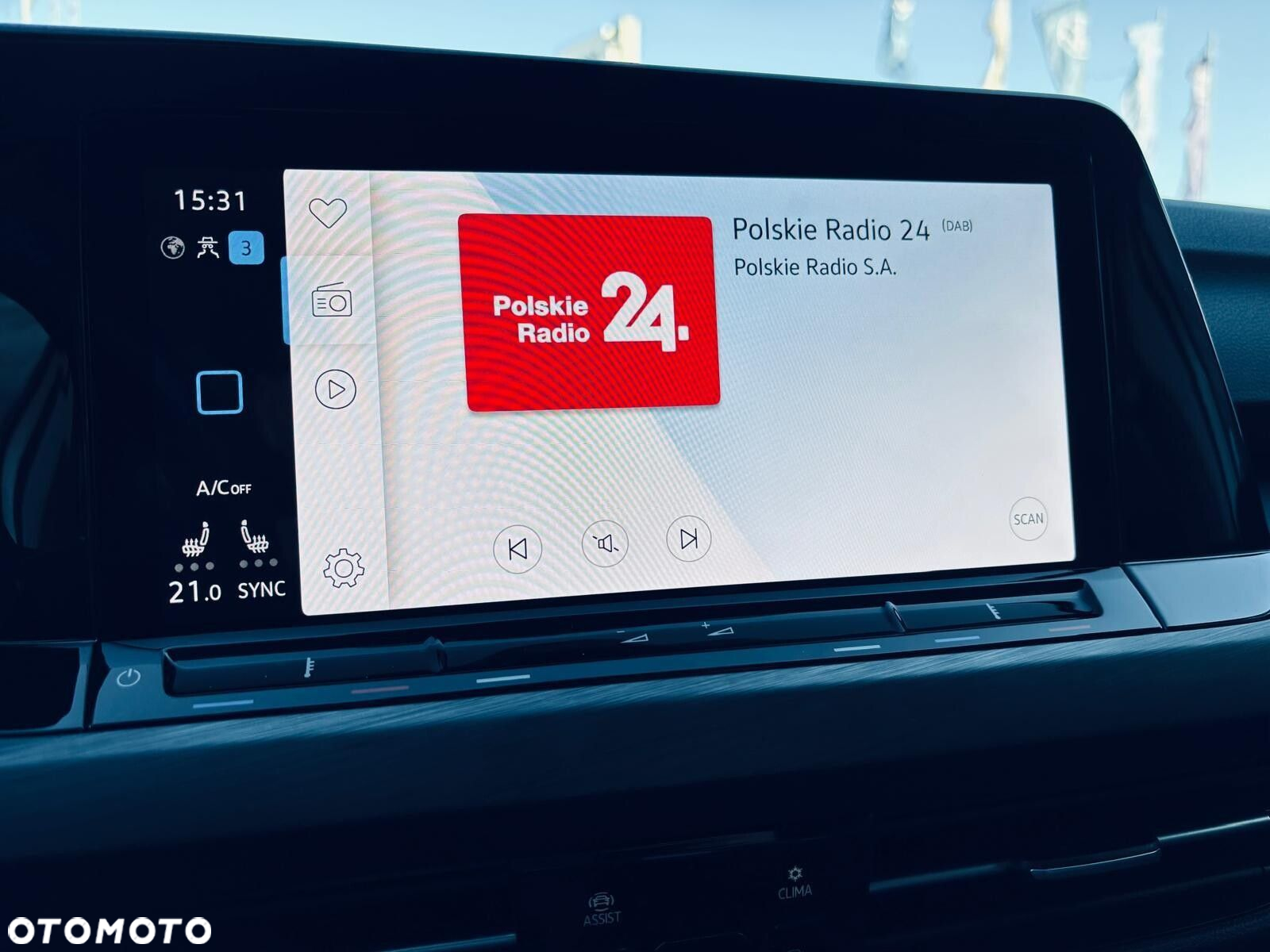 Volkswagen Golf - 28