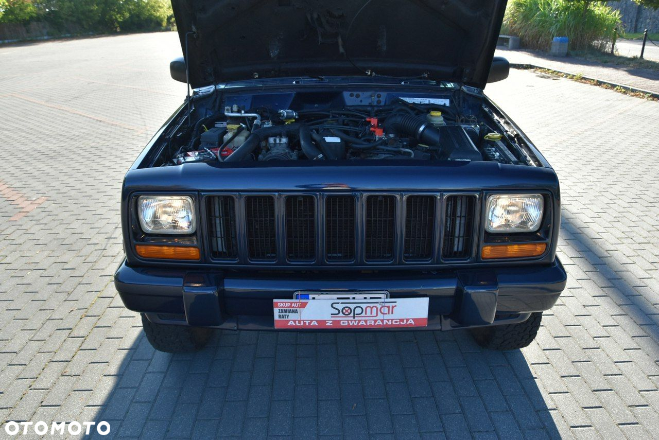 Jeep Cherokee - 22