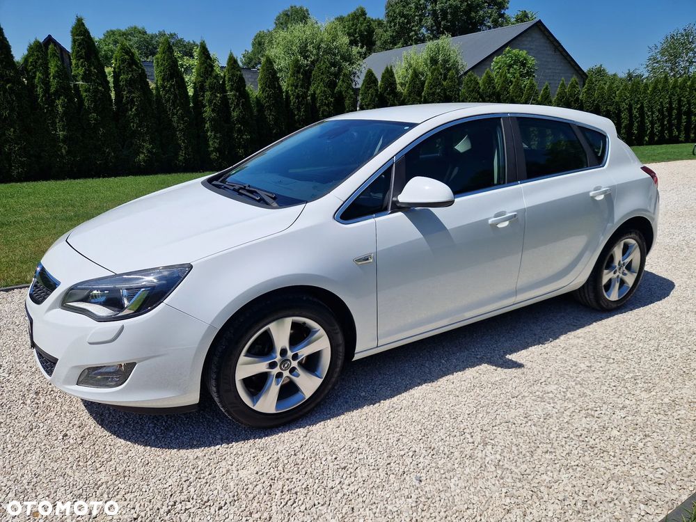 Opel Astra 1.6 Turbo - 10