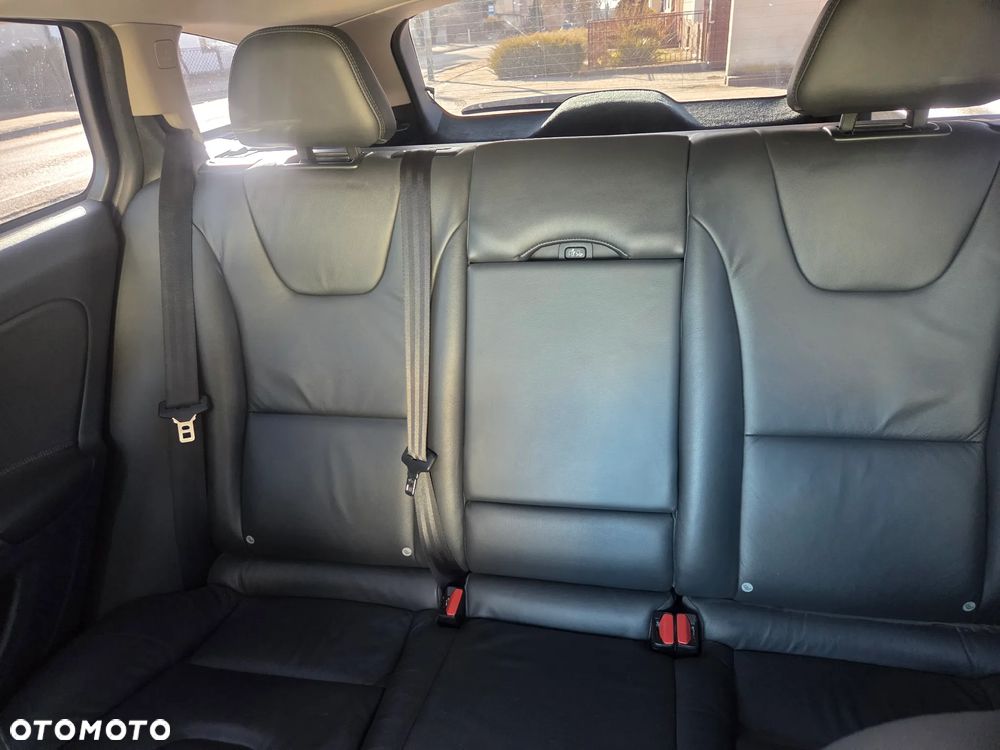 Volvo V60 D4 Geartronic Summum - 20