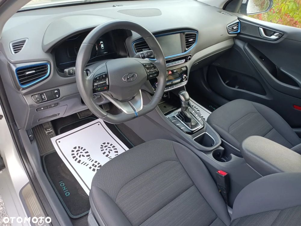 Hyundai IONIQ - 19