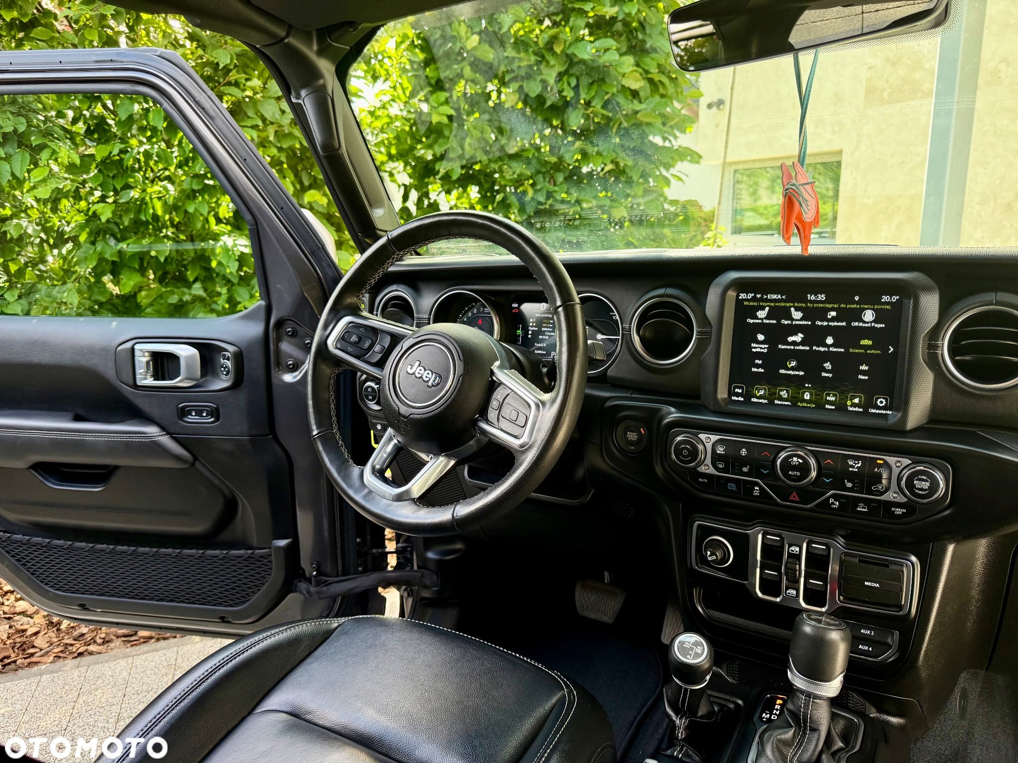 Jeep Wrangler - 16