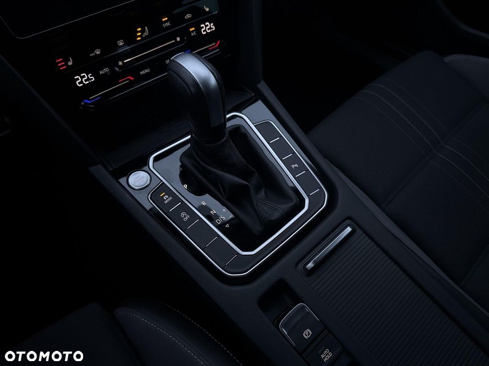 Volkswagen Passat - 18