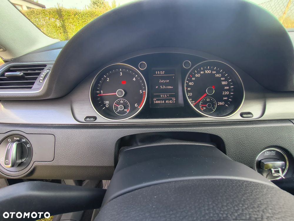 Volkswagen Passat - 4