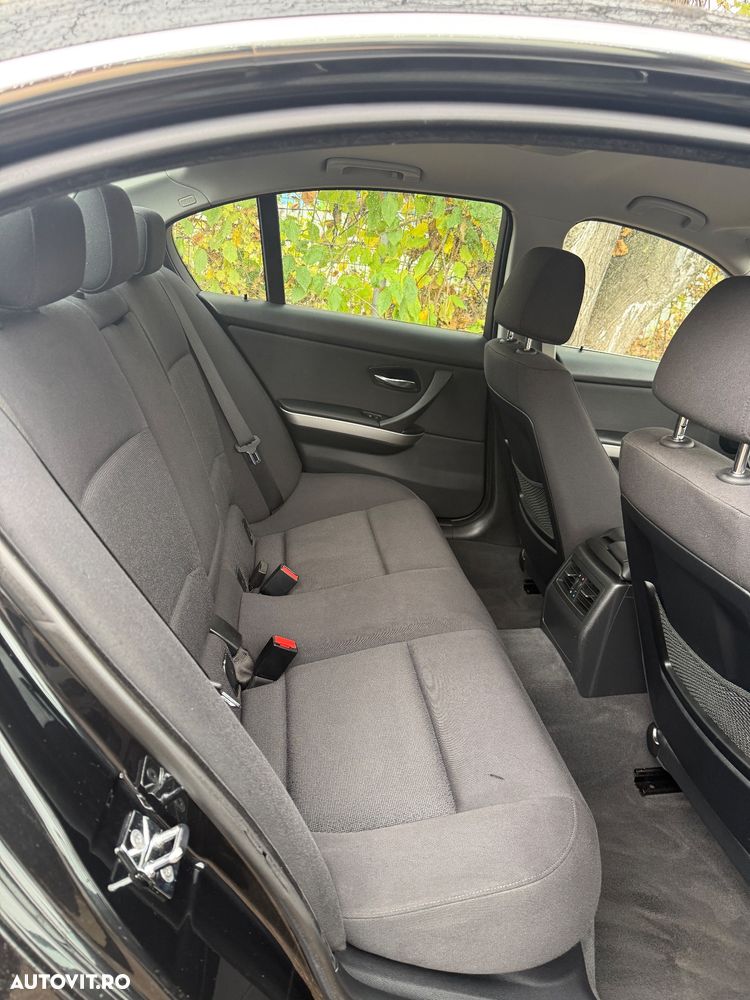 BMW Seria 3 325xi - 17