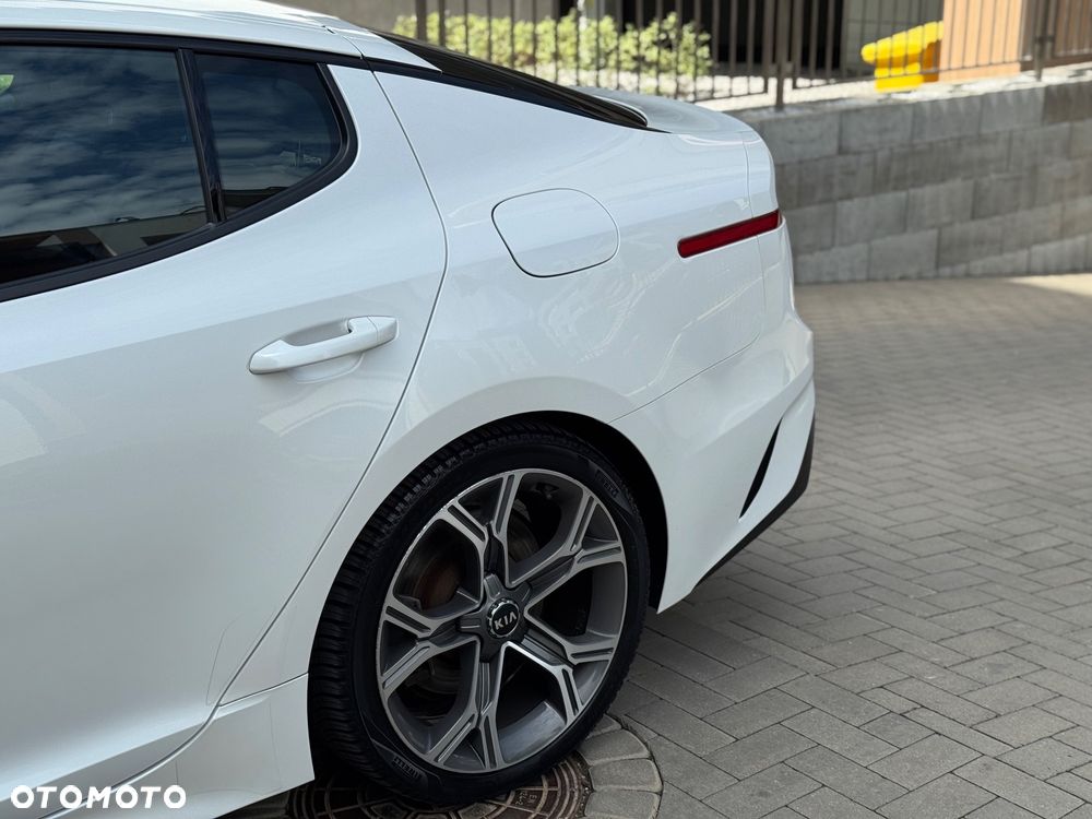 Kia Stinger 2.0 T-GDI GT Line - 11