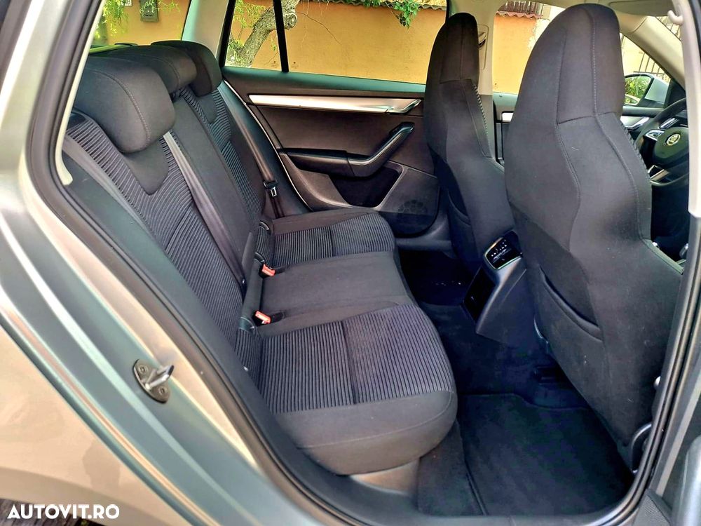 Skoda Octavia 2.0 TDI Premium Edition - 8
