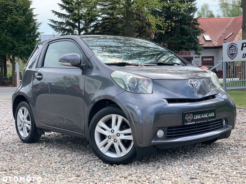 Toyota iQ - 4