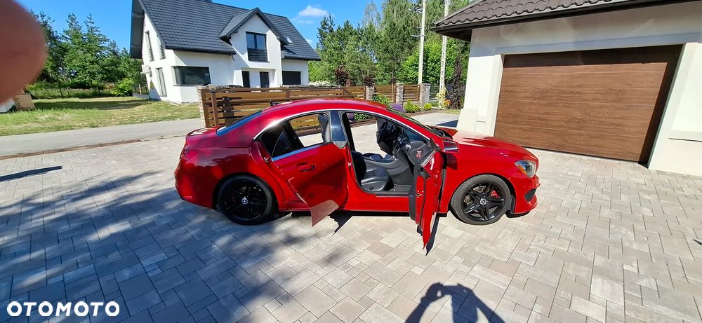 Mercedes-Benz CLA 250 4Matic 7G-DCT AMG Line - 14