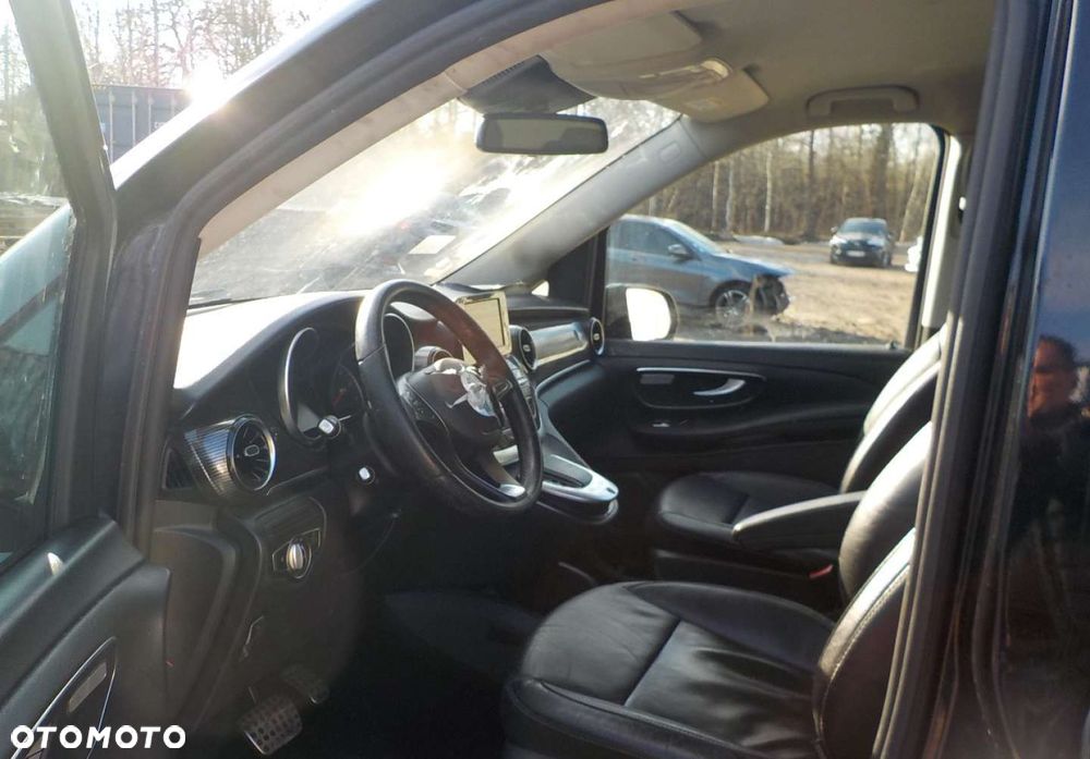 Mercedes-Benz Klasa V - 25