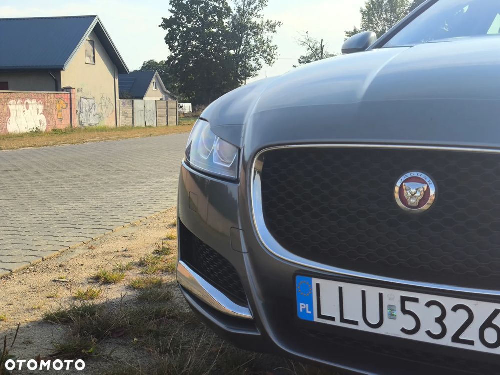 Jaguar XF 2.0 T Prestige - 14