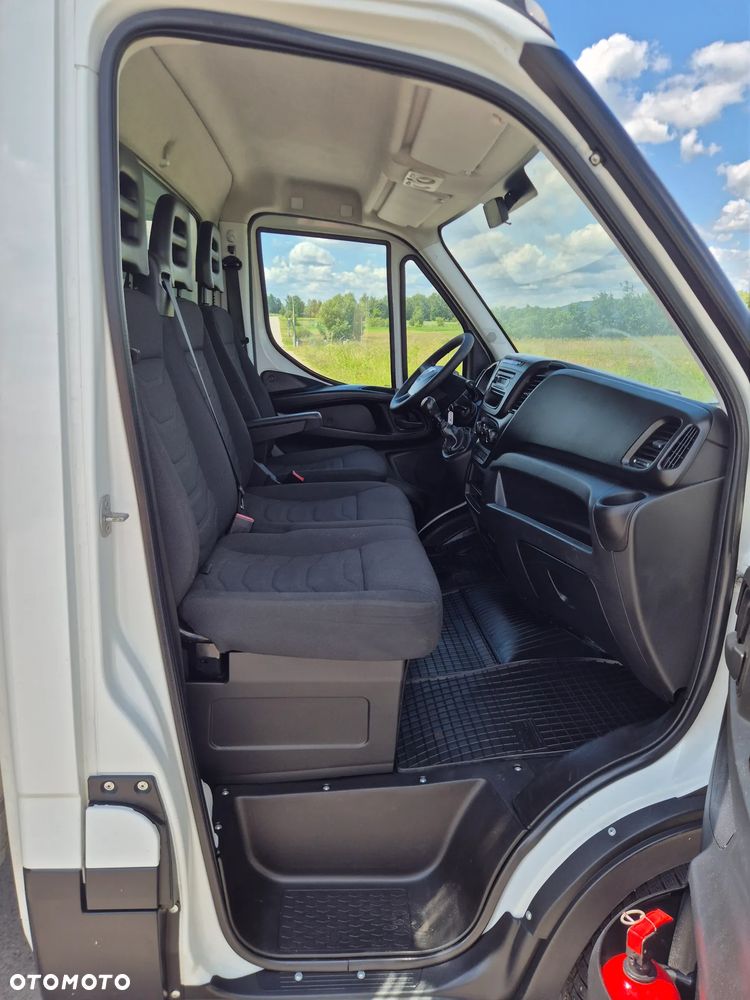Iveco DAILY 35C15 KONTENER 4.30M WINDA SORENSEN 750KG SALON PL 2017R - 30