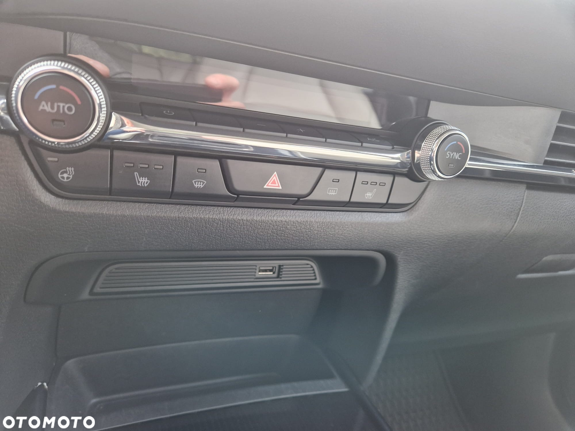 Mazda CX-30 SKYACTIV-X 2.0 M-Hybrid - 28