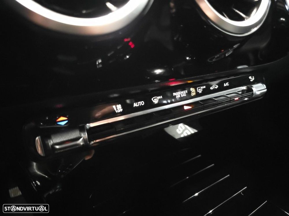 Mercedes-Benz CLA 180 d Shooting Brake AMG Line Aut. - 43