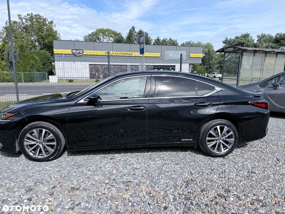 Lexus ES 2021