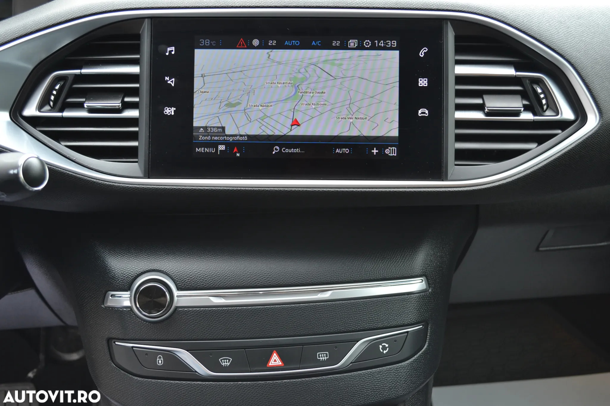 Peugeot 308 PureTech 130 EAT8 Allure - 17