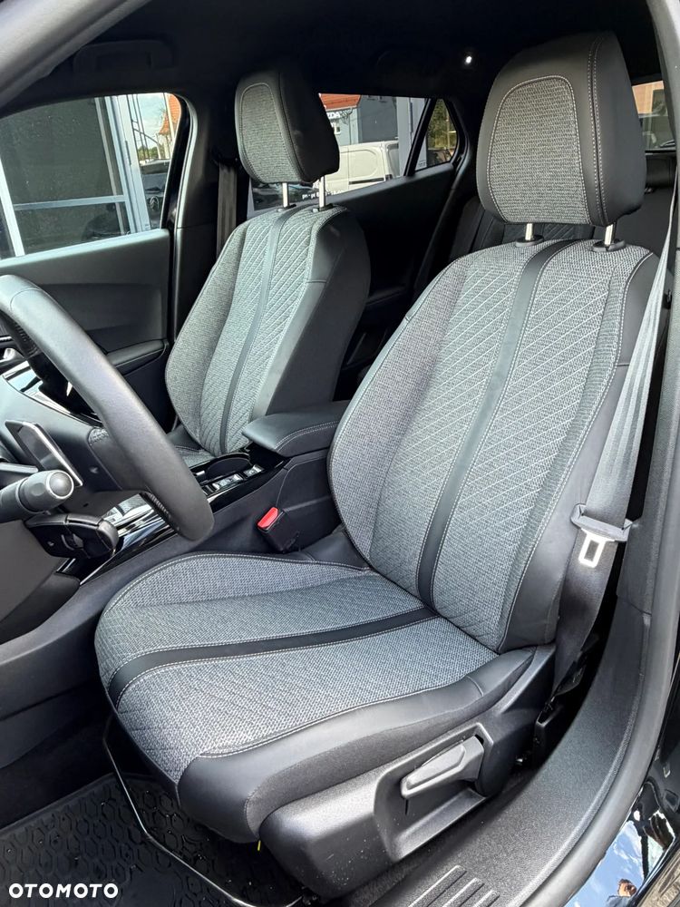 Peugeot 2008 1.2 PureTech Allure S&S EAT8 - 11