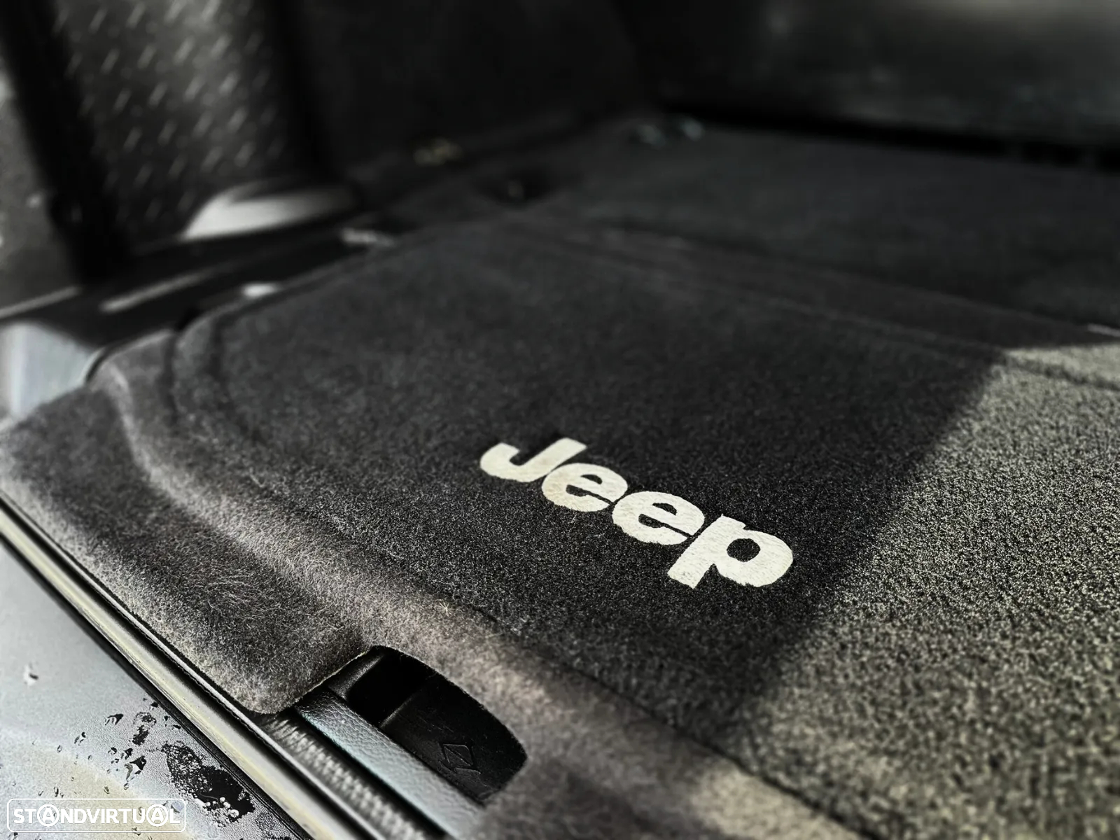 Jeep Wrangler - 14